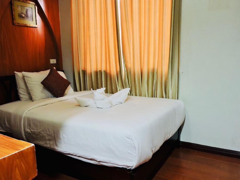 ทินแฮท บูติก โฮเต็ล แอนด์ เรสทัวรองต์ Bed & Breakfast Davao ภายนอก รูปภาพ