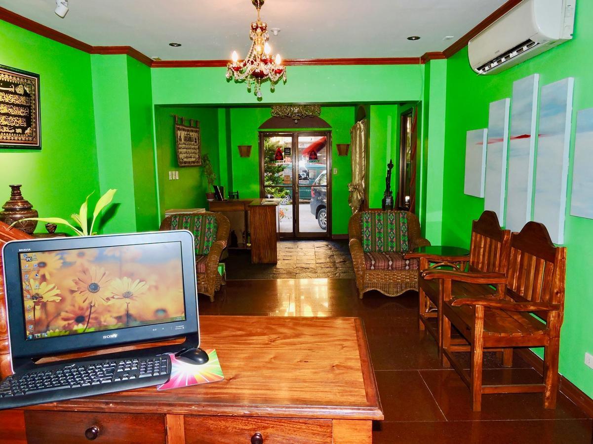 ทินแฮท บูติก โฮเต็ล แอนด์ เรสทัวรองต์ Bed & Breakfast Davao ภายนอก รูปภาพ