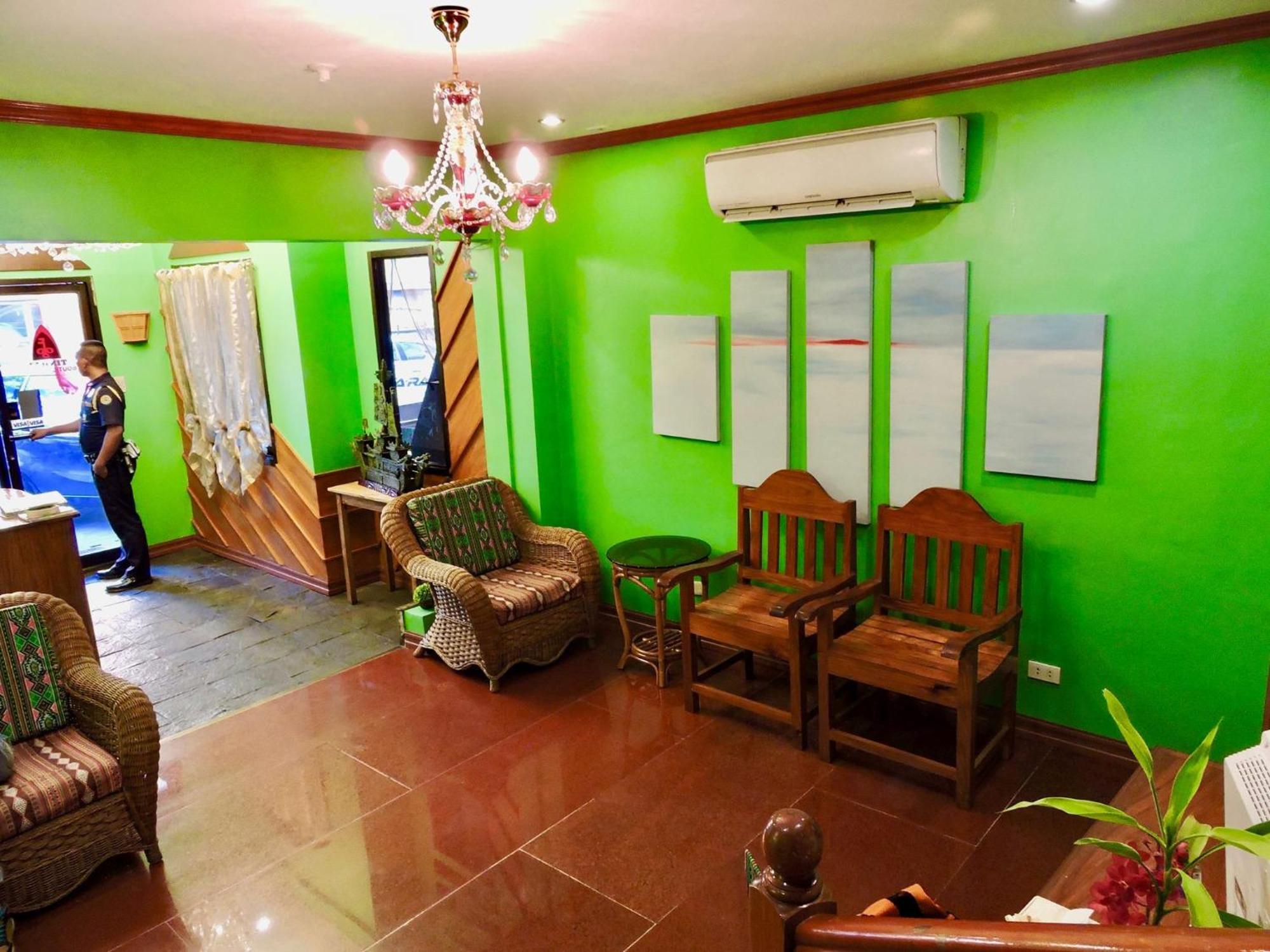 ทินแฮท บูติก โฮเต็ล แอนด์ เรสทัวรองต์ Bed & Breakfast Davao ภายนอก รูปภาพ