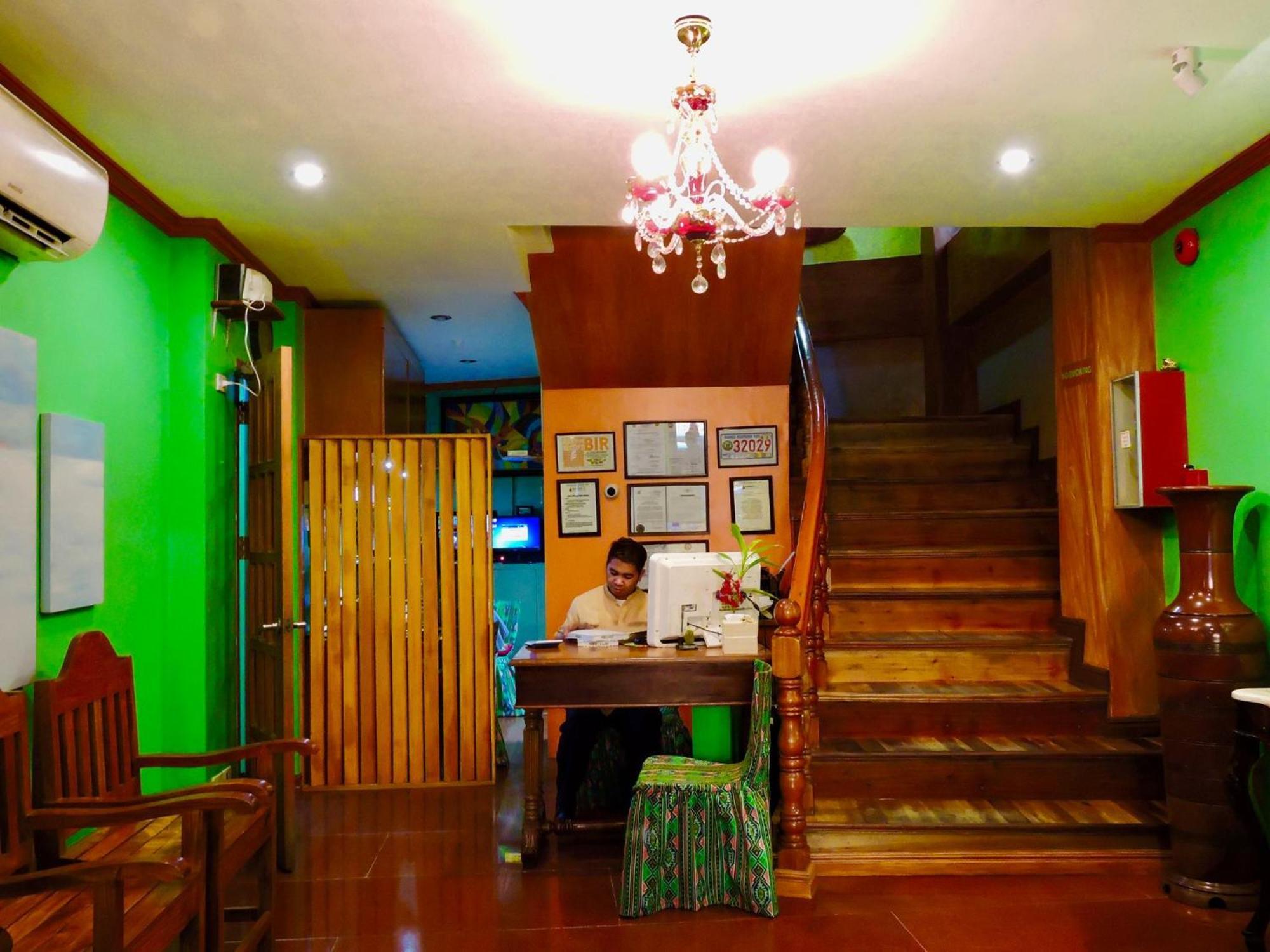 ทินแฮท บูติก โฮเต็ล แอนด์ เรสทัวรองต์ Bed & Breakfast Davao ภายนอก รูปภาพ