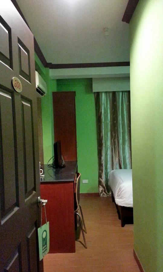 ทินแฮท บูติก โฮเต็ล แอนด์ เรสทัวรองต์ Bed & Breakfast Davao ภายนอก รูปภาพ