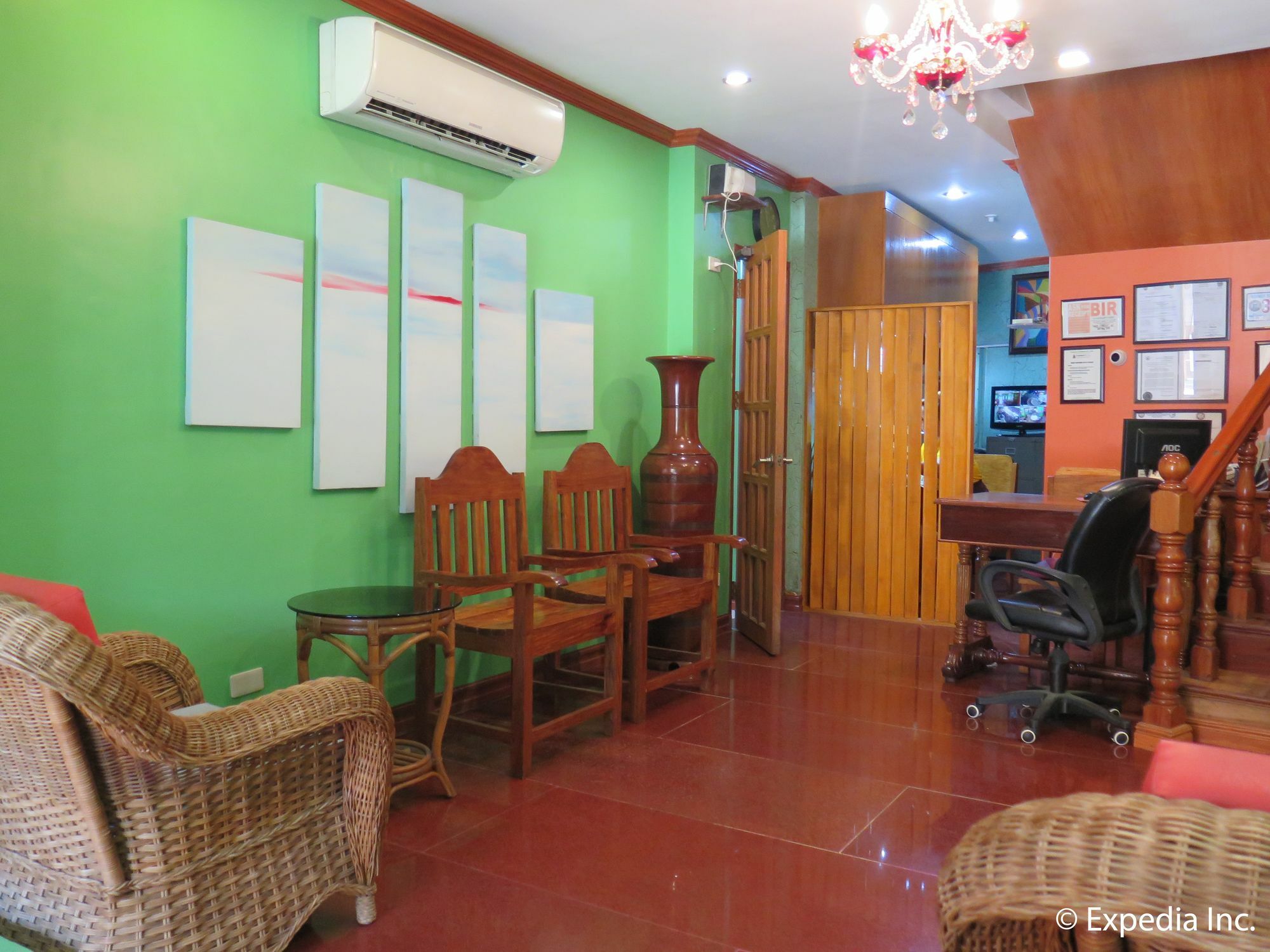 ทินแฮท บูติก โฮเต็ล แอนด์ เรสทัวรองต์ Bed & Breakfast Davao ภายนอก รูปภาพ