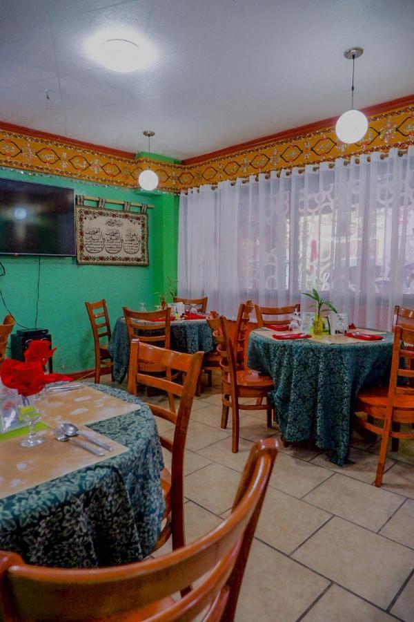 ทินแฮท บูติก โฮเต็ล แอนด์ เรสทัวรองต์ Bed & Breakfast Davao ภายนอก รูปภาพ